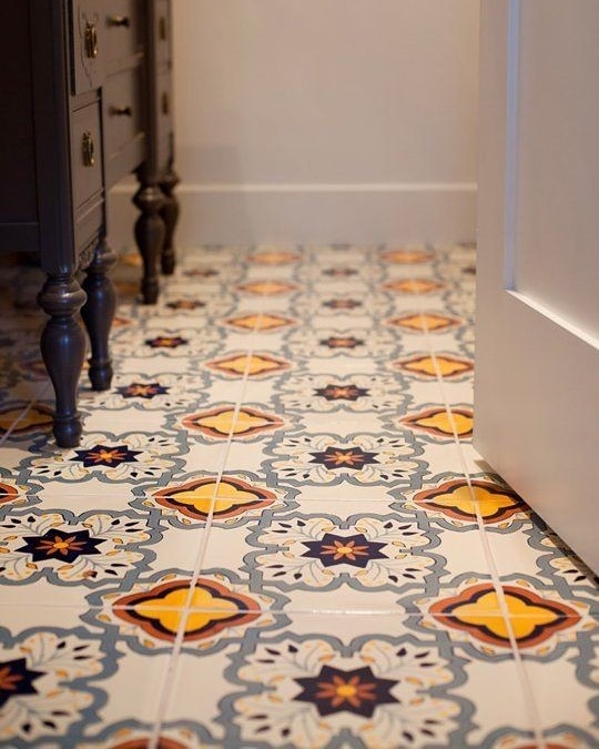 20x20 patterned tile-iyk95